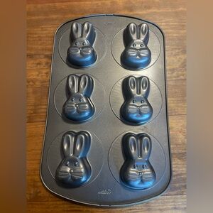 Vintage Wilton Bunny Head six 4” Non Stick Molds for Easter Baking
